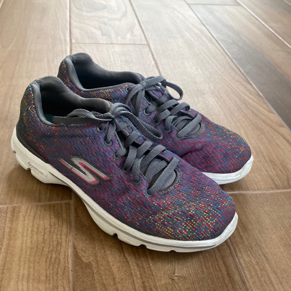 Sketchers Go Walk